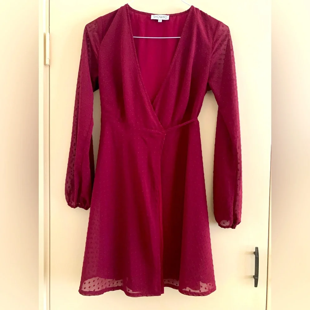 🌷2 for $20🌷 SHOWPO Burgundy Wrap Dress Size 8 - Picture 1 of 5